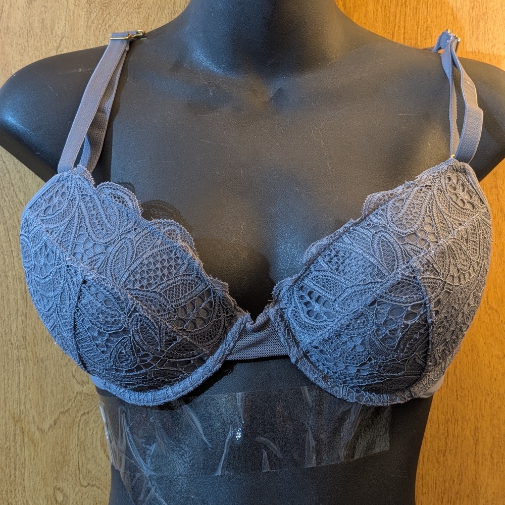 Lively Lace Underwire Bra in Charcoal